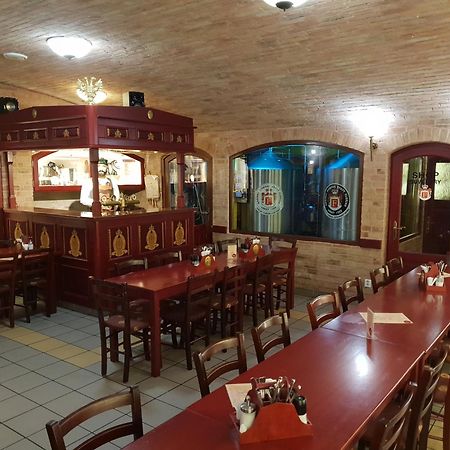 Hotel Cisar Ferdinand Локет Экстерьер фото