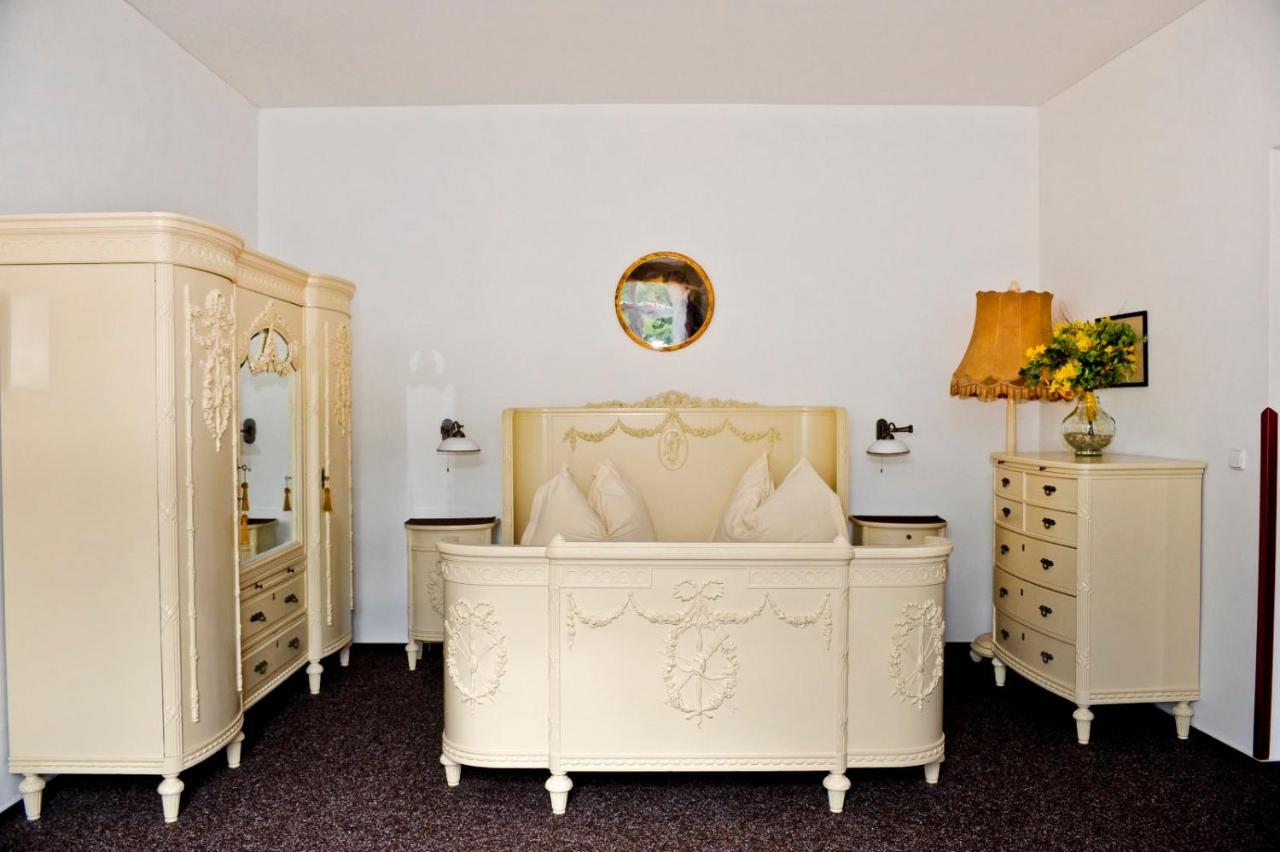 Hotel Cisar Ferdinand Локет Экстерьер фото