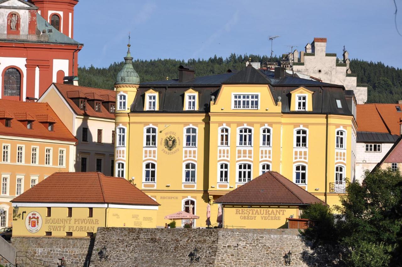 Hotel Cisar Ferdinand Локет Экстерьер фото