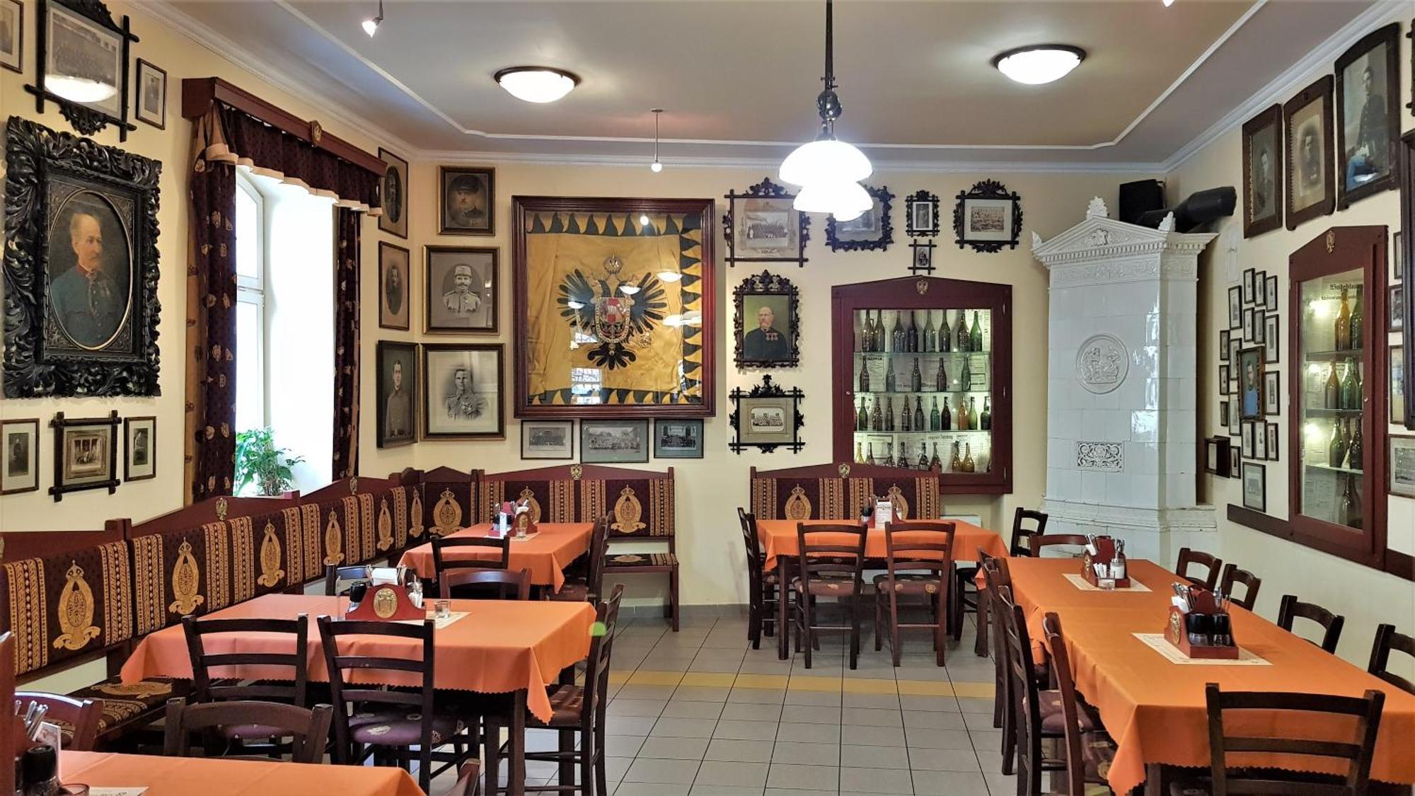 Hotel Cisar Ferdinand Локет Экстерьер фото
