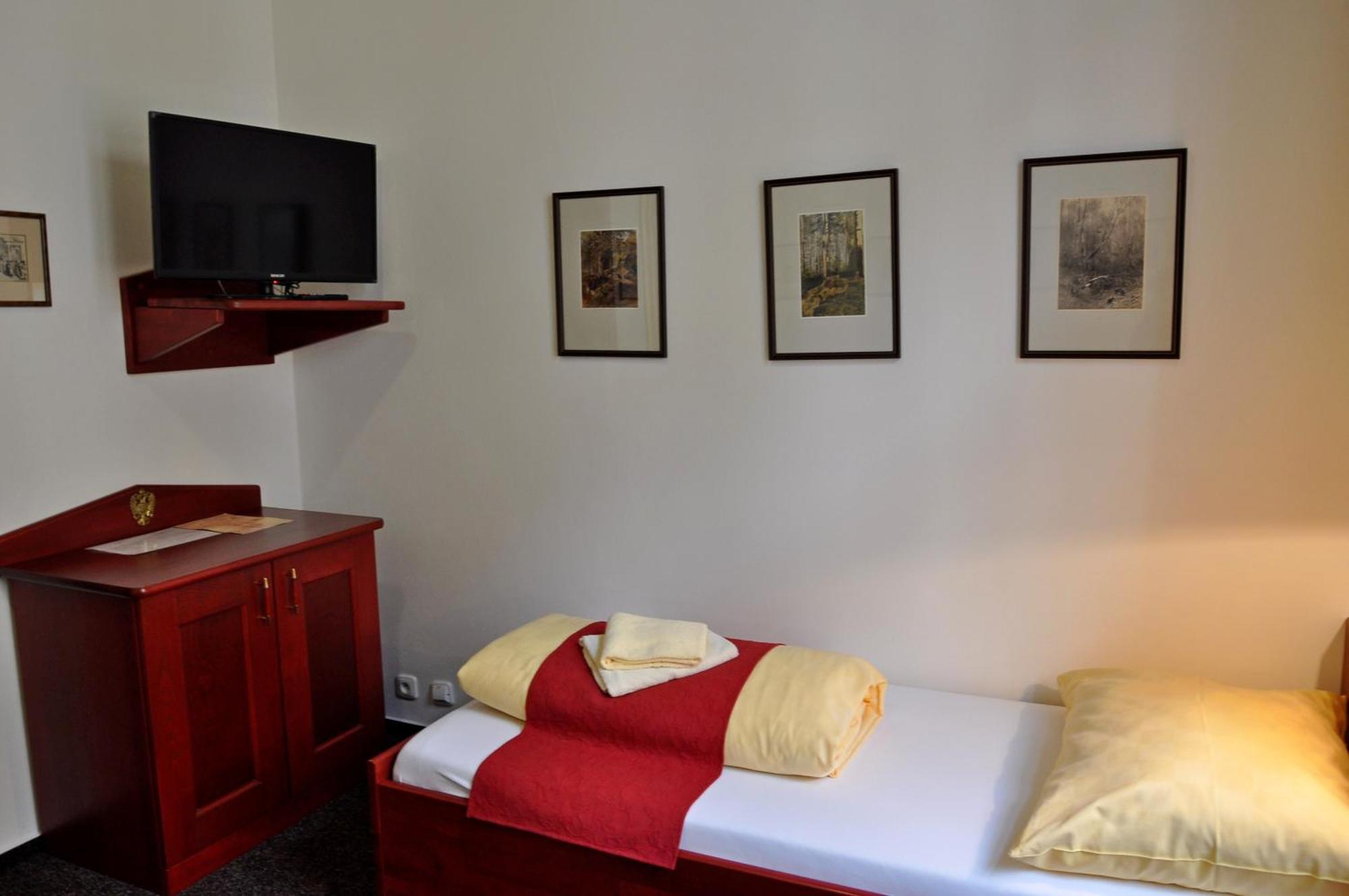 Hotel Cisar Ferdinand Локет Номер фото